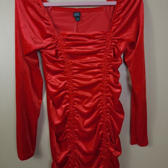 Wild Fable Long Sleeve Ruched Velvet Bodycon Dress in Red Size M - Picture 3 of 12